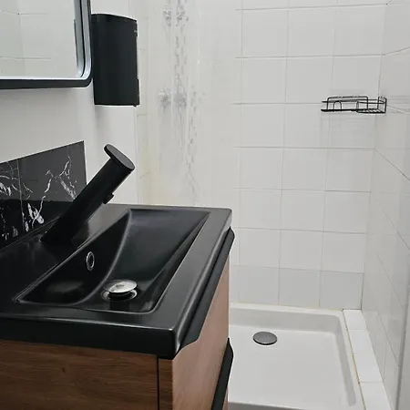 Bed To Rent - Maison Calme Avec Jacuzzi Sous Supplement