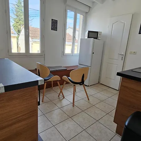 Homestay Bed To Rent - Maison Calme Avec Jacuzzi Sous Supplement