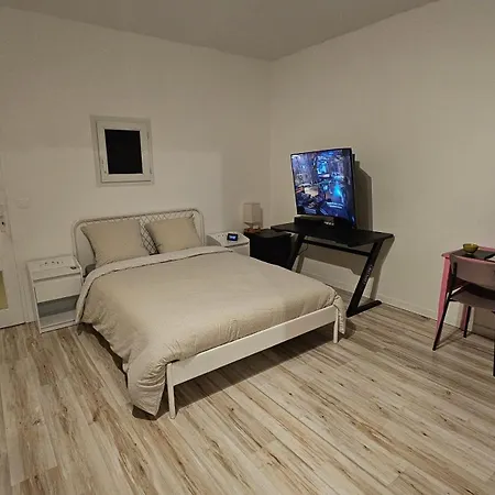 Homestay Bed To Rent - Maison Calme Avec Jacuzzi Sous Supplement Bordeaux