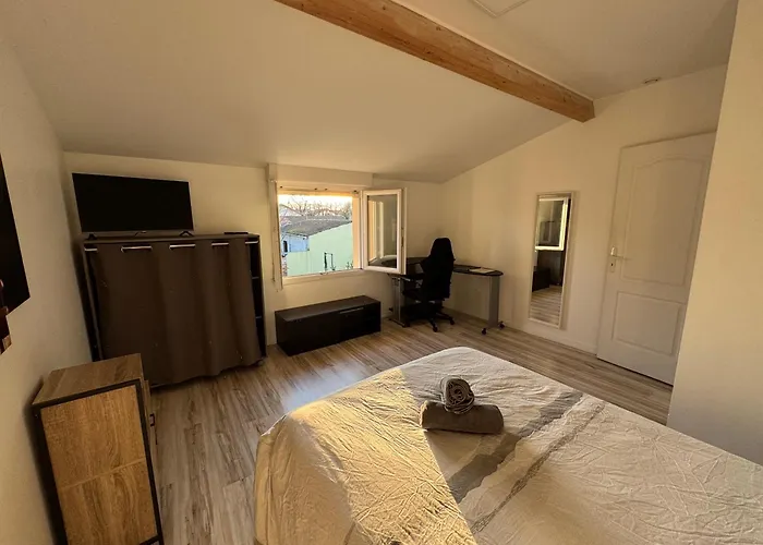 Quarto em Acomodações Particulares Bed To Rent - Maison Calme Avec Jacuzzi Sous Supplement *